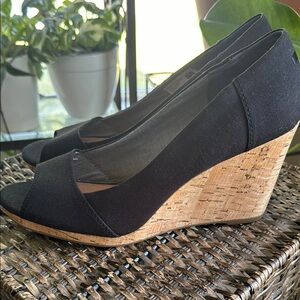 Toms Black Wedges Elegant Design